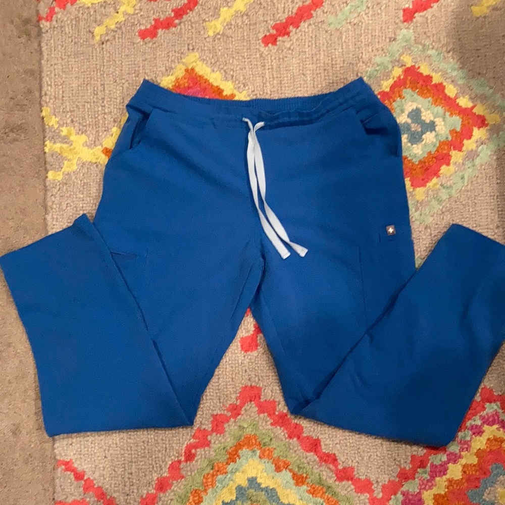 FIGS Yola skinny scrub pants. Gently worn.